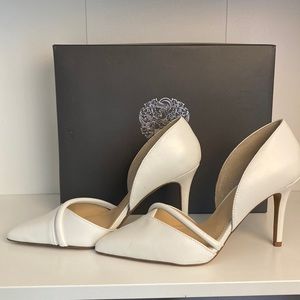 New in box Vince Camuto white leather pumps, 7.5